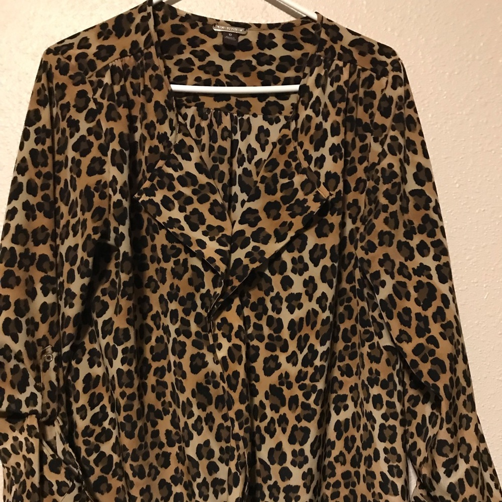 Dana Buchman Blouse. Leopard. Size 12. Classy